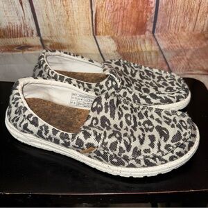 Hey Dude Cheetah Slip-On Shoes women’s size 10